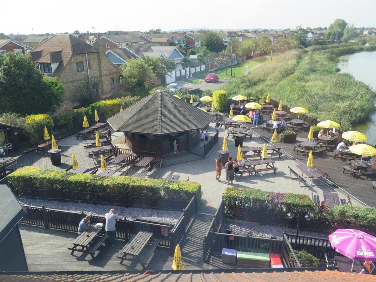 Oyster Fleet Hotel Canvey Island Exterior photo