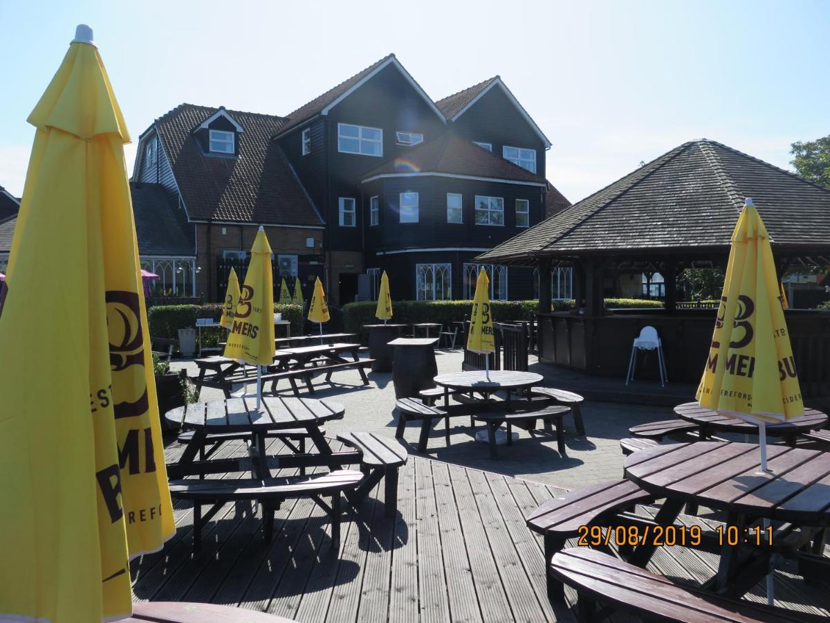 Oyster Fleet Hotel Canvey Island Exterior photo